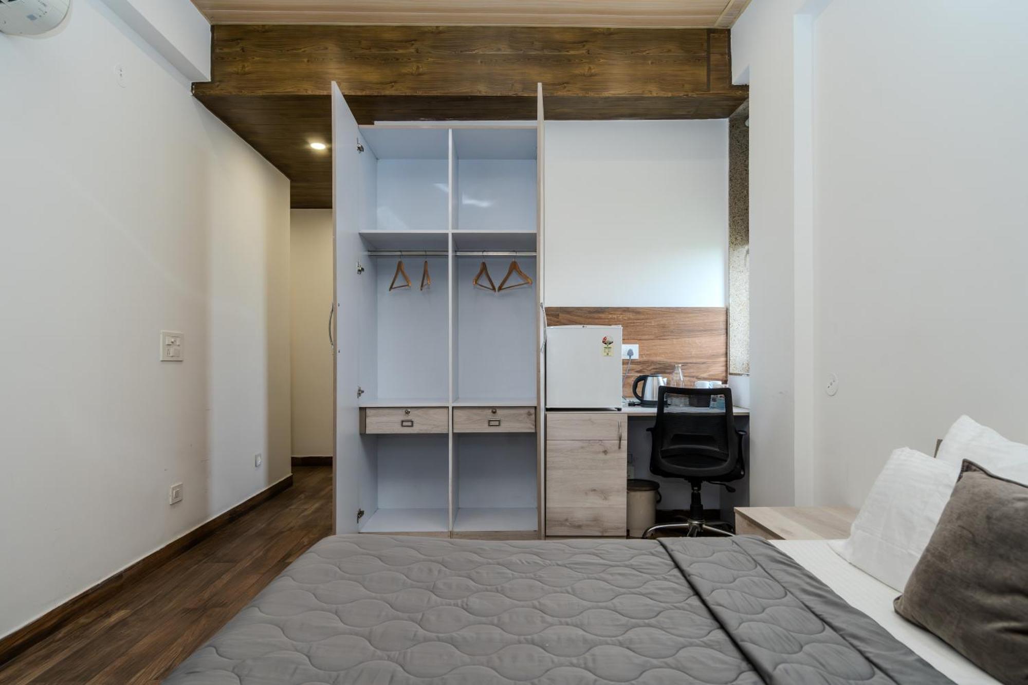 Stay Studio Hotel & Residences Gurgaon Buitenkant foto