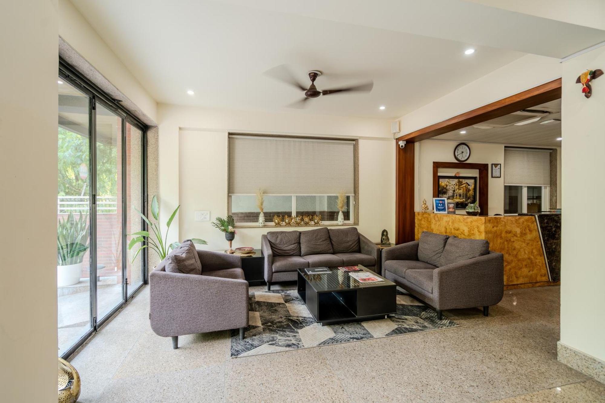 Stay Studio Hotel & Residences Gurgaon Buitenkant foto